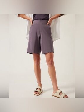 Athleta Women's Brooklyn Bermuda Short in Soft Plum Size 14
